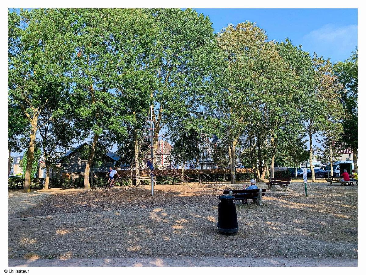 Cabourg, Appartement Plain Pied Avec Terrasse Acces Direct A La Plage Bagian luar foto